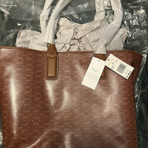NEW - Michael Kors Large Jodie Tote - Brown - Picture 2 of 3